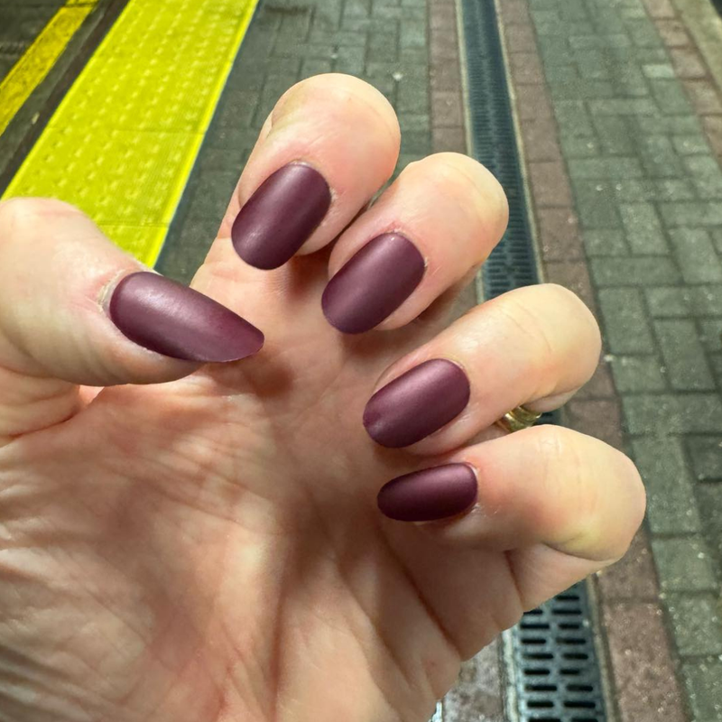 Merlot - Oval Sustainable Nails