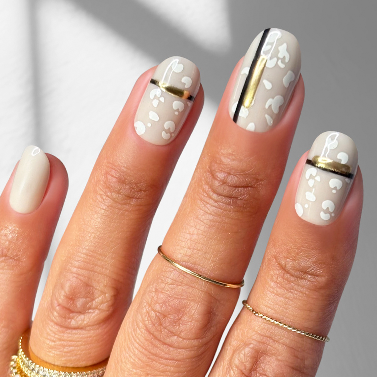 Noir Baroque - Oval Sustainable Nails