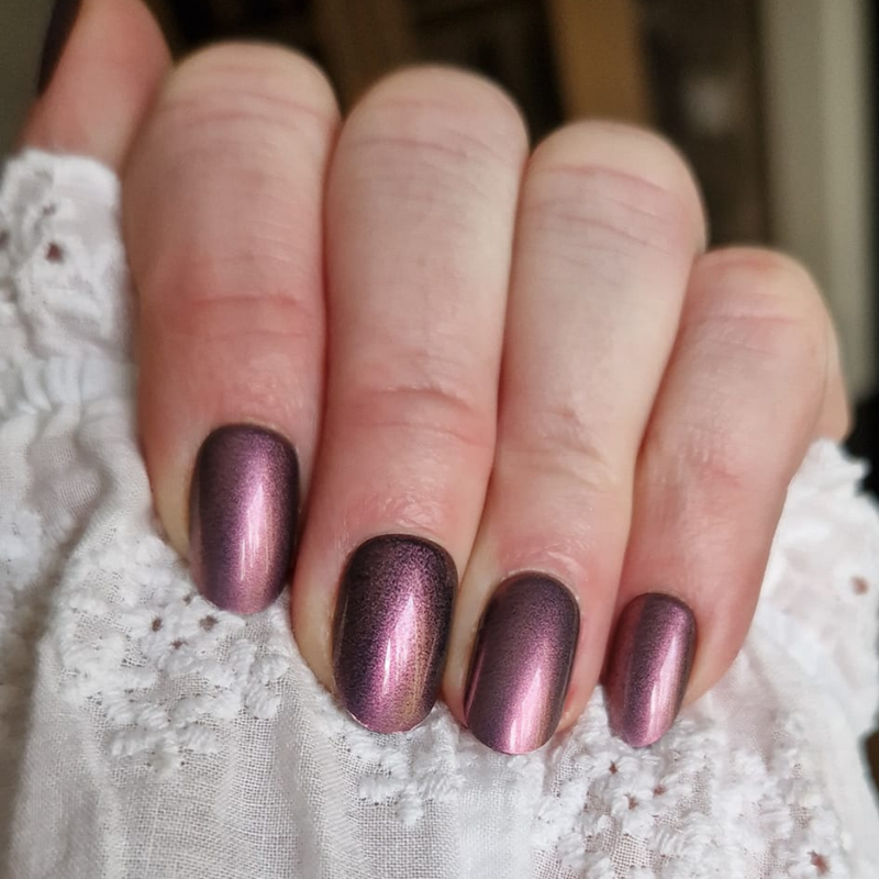 Garnet Glazed - Oval Sustainable Nails